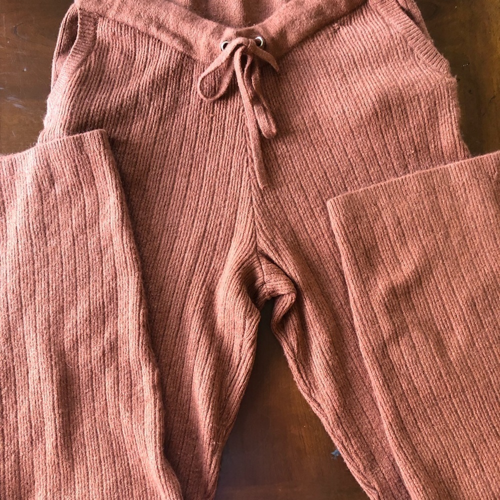 DKNY women’s copper ribbed-knit straight leg cozy cashmere blend jogger - Picture 6 of 12